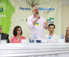 Encontro Estadual de Alfabetização e Educação de Jovens e Adultos (EJA) reúne os 399 secretários municipais de Educação do Paraná. <br />
<br />
Veja mais fotos em: <a href=" http://www.flickr.com/photos/flavioarns/sets/72157638340611965/page2/" target="_blank"> http://www.flickr.com/photos/flavioarns </a>