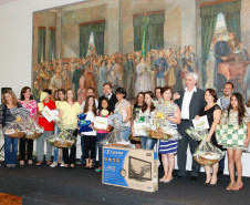 “A Arte de contar e poetizar o pão" é incentivo para o uso da língua portuguesa na produção de contos e poemas sobre importância social, econômica e cultural do pão.