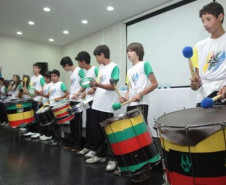 Programa de Desenvolvimento Educacional (PDE) reuniu professores dos 32 Núcleos Regionais de Educação em oito instituições de Ensino Superior diferentes.