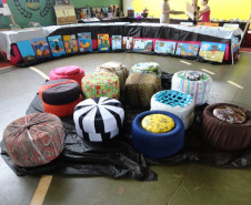 A reciclagem de pneus tornou-se tema de projeto no Colégio Estadual Helena Kolody, em Sarandi. A proposta envolveu as disciplinas de arte e de filosofia. 