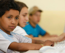 Dezoito novas escolas serão construídas pelo Governo do Paraná em 2014. Os colégios vão ofertar ensino fundamental e ensino médio em 16 cidades. Imagem meramente ilustrativa.