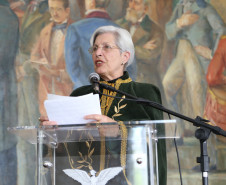 A valorização da história do Paraná será tema de educação e cultura em 2014. Parcerias com a Academia Paranaense de Letras (APL) foram assinadas nesta quinta. <br />
<br />
Veja mais fotos em: <a href=" http://www.flickr.com/photos/flavioarns/sets/72157638833448963/" target="_blank"> http://www.flickr.com/photos/flavioarns </a>