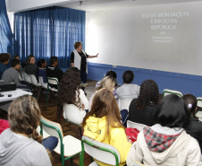 Rede estadual é a terceira colocada na quantidade de professores formados na disciplina em que dão aula. 