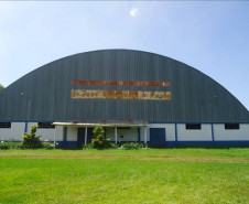No Ceep Assis Brasil serão construídos dois dormitórios masculinos e um feminino com capacidade para atender até 180 alunos que vêm de cidades vizinhas e também de outras regiões do Estado. Os novos blocos terão quartos equipados com camas, armários individuais, sala de estudos com mesas e cadeiras e banheiros. Cada prédio contará ainda com salas de reunião e sala multiuso com sofás, televisão, livros, jornais e revistas, além de utensílios domésticos. 