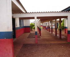 Cada unidade deverá atender até 900 alunos, com espaços para salas de aula, bibliotecas, banheiros e dependências administrativas.