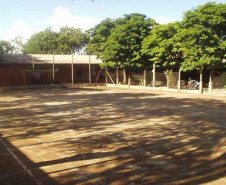 Cada unidade deverá atender até 900 alunos, com espaços para salas de aula, bibliotecas, banheiros e dependências administrativas.