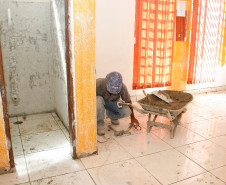 No Colégio Estadual Tancredo Neves, em Colombo, também foi criada uma comissão para acompanhar os andamentos das obras. A reforma do refeitório, salas de aula, banheiros deve ficar pronta até o início das aulas.