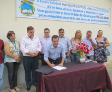 Ele assinou a ordem de serviço para reconstrução da Escola Estadual Professora Hercília de Paula e Silva, em Carlópolis, no Norte do estado.