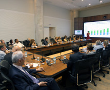 Comitê Gestor responsável por programas na área de qualificação profissional reuniu-se para avaliar as ações do ano passado e traçar planos para 2014.