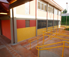 O novo prédio do Colégio Estadual Jardim Universitário, de Sarandi, que será inaugurado pelo governador, às 10 horas, fica na avenida Conceição Aparecida Magalhães, 673, no bairro Parque Alvamar II
