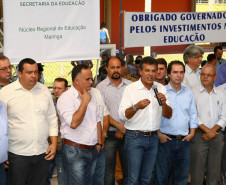 “A Educação é um instrumento de emancipação humana e social e de construção da cidadania da pessoa”, afirmou o governador Beto Richa ao inaugurar, nesta segunda-feira (10), o Colégio Estadual Jardim Universitário, de Sarandi, no Noroeste do Paraná. O ato, com a presença do vice-governador e secretário da Educação, Flávio Arns, marcou a abertura do ano letivo de 2014 para 1,3 milhão de estudantes da rede estadual de ensino em todo o Paraná.
