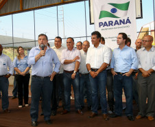 “A Educação é um instrumento de emancipação humana e social e de construção da cidadania da pessoa”, afirmou o governador Beto Richa ao inaugurar, nesta segunda-feira (10), o Colégio Estadual Jardim Universitário, de Sarandi, no Noroeste do Paraná. O ato, com a presença do vice-governador e secretário da Educação, Flávio Arns, marcou a abertura do ano letivo de 2014 para 1,3 milhão de estudantes da rede estadual de ensino em todo o Paraná.