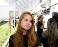 O Colégio Estadual Yvone Pimentel é referência em Curitiba pela qualidade de ensino. Foi o que chamou a atenção da aluna Kamila Kainá Soares Ribeiro, do 2° ano do ensino médio, que mudou para a escola há um ano. “Toda vez que olhamos para o prédio ficamos ansiosos para poder estudar nas salas novas. É uma grande vitória para todos porque o colégio já conta com professores muito bons e quando estiver com o prédio novo estará completo”, comemora a Kamila. 10-02-14.