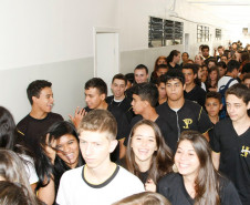 Volta às aulas no Colégio Estadual Yvone Pimentel em Curitiba. 10-02-14.