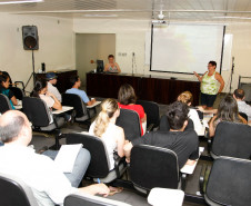 Estudantes de Licenciatura Interdisciplinar em Educação no Campo se reuniram com a Coordenação de Educação Escolar do Campo da Secretaria. 11-02-14.