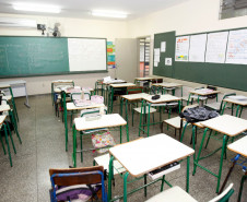 Colegio Estadual Paganoto, em Foz do Iguaçu. 18-06-13.
