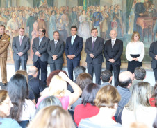 Beto Richa lançou a segunda fase do programa Brigada Escolar, que neste ano formará 14 mil brigadistas nas escolas da rede estadual do Paraná. <br />
<br />
Veja mais fotos em: <a href=" http://www.flickr.com/photos/flavioarns/sets/72157641118537393/" target="_blank"> http://www.flickr.com/photos/flavioarns/</a>