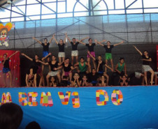 Alunos de Cianorte realizam atividades circenses no contraturno 