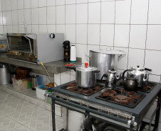 Além do forno, o colégio também recebeu um novo fogão industrial.
