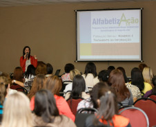 Formação para alfabetizadores e coordenadores de turma do programa Paraná Alfabetizado. 16-10-13.