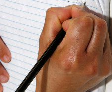 Paraná Alfabetizado, alunos em sala de aula no SESC da rua José Loureiro, na foto Maria Alciene Bernardo Santos de 35 anos. 31-07-13.