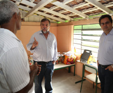 A comunidade quilombola de João Surá, em Adrianópolis, ganhará um novo prédio para substituir as antigas instalações do Colégio Estadual Diogo Ramos. <br />
<br />
Veja mais fotos em: <a href=" http://www.flickr.com/photos/flavioarns/sets/72157641975002843/" target="_blank"> http://www.flickr.com/photos/flavioarns </a>