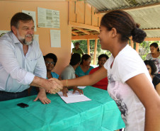 A comunidade quilombola de João Surá, em Adrianópolis, ganhará um novo prédio para substituir as antigas instalações do Colégio Estadual Diogo Ramos. <br />
<br />
Veja mais fotos em: <a href=" http://www.flickr.com/photos/flavioarns/sets/72157641975002843/" target="_blank"> http://www.flickr.com/photos/flavioarns </a>