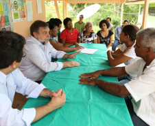 A comunidade quilombola de João Surá, em Adrianópolis, ganhará um novo prédio para substituir as antigas instalações do Colégio Estadual Diogo Ramos. <br />
<br />
Veja mais fotos em: <a href=" http://www.flickr.com/photos/flavioarns/sets/72157641975002843/" target="_blank"> http://www.flickr.com/photos/flavioarns </a>