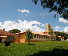 Colégio Estadual Souza Naves, em Rolândia. 10-03-14.