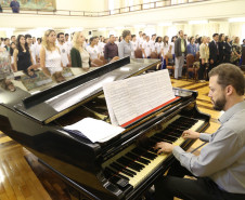 O ginásio de esportes do Colégio Estadual do Paraná (CEP), em Curitiba, será restaurado e recuperado. Investimento é de R$ 1,6 milhão.<br />
<br />
Veja mais fotos em: <a href=" http://www.flickr.com/photos/flavioarns/sets/72157642299378273/" target="_blank"> http://www.flickr.com/photos/flavioarns/</a>
