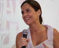 Nesta sexta-feira (14), aconteceu o pré-lançamento da Caravana da Poesia na sede da Secretaria de Estado da Educação, com a participação das filhas do poeta, Áurea e Estrela Leminski. <br />
<br />
Veja mais fotos em: <a href=" http://www.flickr.com/photos/flavioarns/sets/72157642357027204/" target="_blank"> http://www.flickr.com/photos/flavioarns </a>