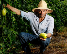 COAPROCOR, Cooperativa Agroindustrial de Produtores de Corumbatai do Sul, na foto Olavo Aparecido Luciano. 12-03-14. 