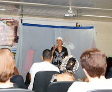 Apresentação no auditório da SEED da Caravana dos Ciganos. 19-03-14. 
