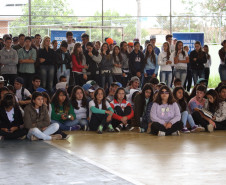 Iniciativa promove a arte marcial como uma maneira de desenvolver a cidadania de jovens que moram em regiões com altos índices de criminalidade. <br />
<br />
Veja mais fotos em: <a href=" http://www.flickr.com/photos/flavioarns/sets/72157642852857433/" target="_blank"> http://www.flickr.com/photos/flavioarns </a>