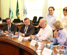 Secretarias estaduais lançaram o "Ano pedagógico da água", ação educativa para debater o tema água nas escolas da rede pública de ensino. <br />
<br />
Veja mais fotos em: <a href=" http://www.flickr.com/photos/flavioarns/sets/72157642869997454/" target="_blank"> http://www.flickr.com/photos/flavioarns </a>
