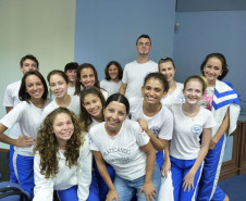 Cerca de 200 alunos do Projeto Pratique Cortesia, participaram, em Santa Helena, de um encontro para discutir e socializar os resultados alcançados.