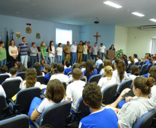 Cerca de 200 alunos do Projeto Pratique Cortesia, participaram, em Santa Helena, de um encontro para discutir e socializar os resultados alcançados.