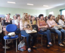 Evento segue até o dia 5 de maio e vai passar por oito municípios, nas regiões onde estão as maiores comunidades ciganas no Paraná.