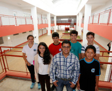 Para qualificar a mão de obra de diversas regiões do estado o Governo do Estado está construindo 19 Centros Estaduais de Educação Profissionalizante (CEEP).