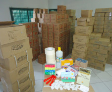 Já estão chegando aos Núcleos Regionais de Educação materiais didáticos para os alfabetizadores e alunos do programa, incluindo calculadoras, dicionários, papel, cadernos, canetas, lápis, borrachas, apontadores, barbante e cola branca.