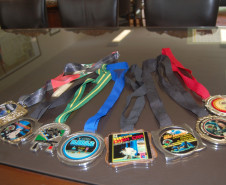 A aluna Anna Cristine de Seni Ferreira, 16 anos, do 3° ano do ensino médio, do Colégio Estadual João Loyola, em Curitiba, conquistou no mês passado o terceiro título do Campeonato Paranaense de jiu-jítsu. Há cinco anos Anna divide sua rotina diária entre treinamentos, campeonatos e estudos.  Cerca de 350 mil alunos da rede estadual de ensino já realizam atividades esportivas, científicas, artísticas culturais em contraturno escolar.