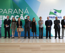 Secretaria da Educação e a Coordenação Geral da Copa do Mundo 2014 no Paraná lançam livro que integra o tema às disciplinas curriculares. <br />
<br />
Veja mais fotos em: <a href=" https://www.flickr.com/photos/flavioarns/sets/72157643369878354/" target="_blank"> https://www.flickr.com/photos/flavioarns </a>