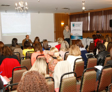 Os professores destacados como formadores regionais e supervisores do Pacto Nacional do Ensino Médio no Paraná participam, em Curitiba, de curso de formação.