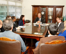 Reunião com o secretário Paulo Schmidt e diretoria da APP Sindicato. 16-04-14.