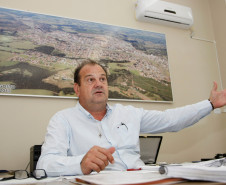 CEEP de Ibaiti no final das obras. 31-03-14. Na foto o prefeito Beto Regazzo . 31-03-14.