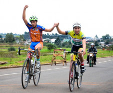 Na próxima sexta-feira (25) começa a fase regional dos Jogos Escolares do Paraná em 14 cidades, com 20 mil atletas.