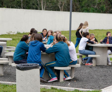 A Secretaria de Estado da Educação informa que as escolas estaduais do Paraná deverão ficar abertas para receber os alunos.