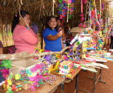 Escola Estadual Indígena Araju Porá e o Colégio Estadual Indígena Kuaa Mbo'e ambos em Diamante do Oeste realizaram Semana Cultural Indígena em parceria.