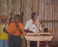 Escola Estadual Indígena Araju Porá e o Colégio Estadual Indígena Kuaa Mbo'e ambos em Diamante do Oeste realizaram Semana Cultural Indígena em parceria.
