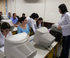 Cerca de 2 mil professores da nova turma do Programa de Desenvolvimento Educacional (PDE) estão participando de curso nos 32 Núcleos.